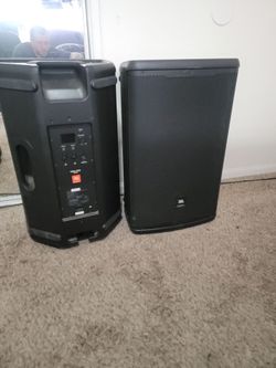 Pair of JBL eon 715 PAs