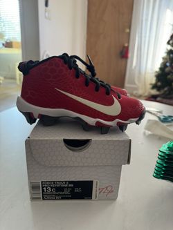 Kids Soccer Cleats, Force Trout 5 Pro, Nike Size 13c, Red