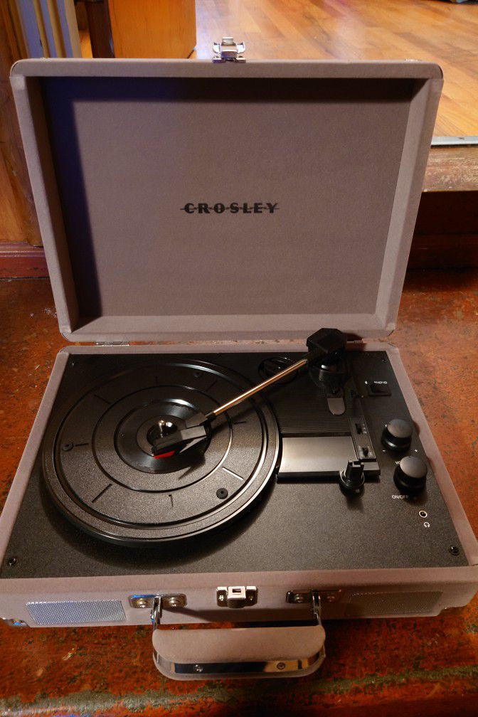 Crosley Cruiser Premier Vinyl Record Player Speakers and Wireless Bluetooth