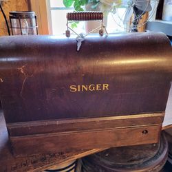 Singer Sewing Machine 