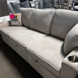Sleeper Sofa! $499 🛋️🚨✨ 