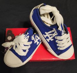 FOCO YOUTH DODGER SHOES SIZE 11-12 NEW!!