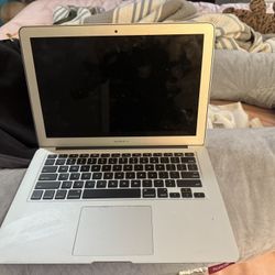 2 MacBook Airs