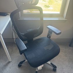 Staples Hyken Ergonomic Mesh Swivel Task Chair