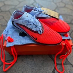 Soccer Cleats Nike Phantom 6 Low Elite FG Size 9.5