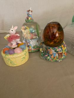 4 music Boxes with slight damage