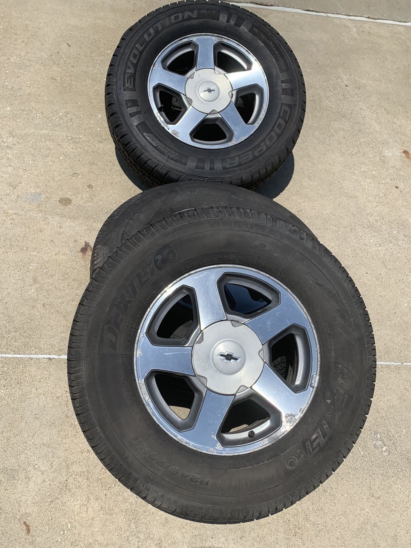 2002 to 2006 Chevy trailblazer aluminum wheels with tires
