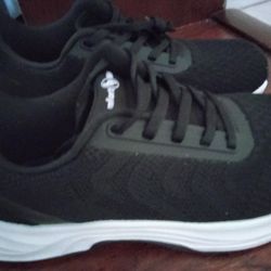 ComfortWear Shoes Flow Hands Free Black and White  (Fits Size 8 Woman, Like New)