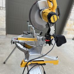 Selling DEWALT 15 Amp Corded 12 in. Compound Single Bevel Miter Saw and Heavy-Duty Work Stand