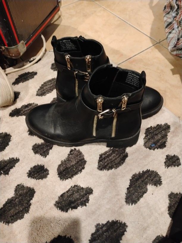 Black Boots