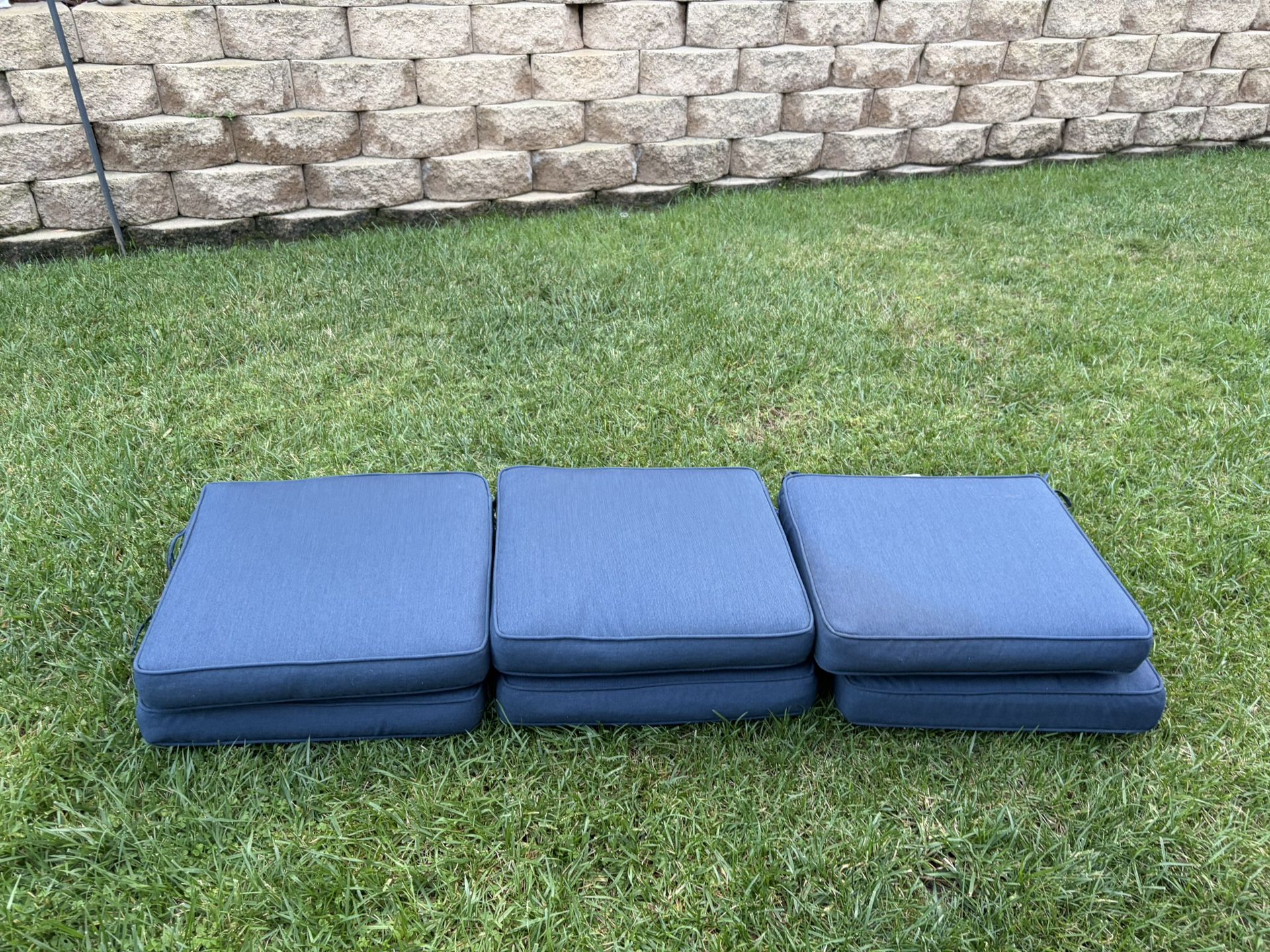 6 Front Gate Sunbrella Outdoor Seat Visions 19” X 17”