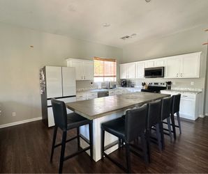 Free Kitchen Cabinets & Range