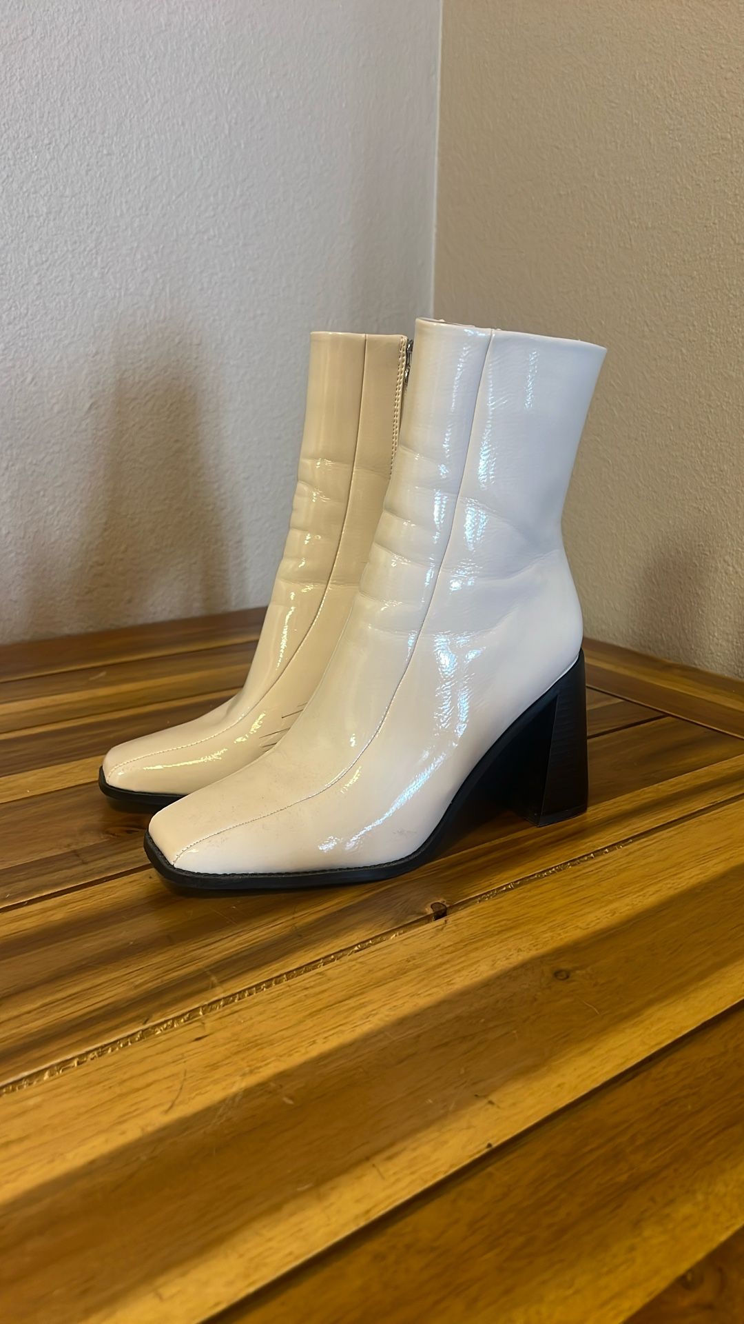 Off White Boots Size 7.5