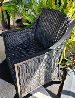 🔥 HOT Black wicker patio chairs with metal arms/legs