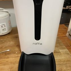 Roffie Automatic 7L cat feeder