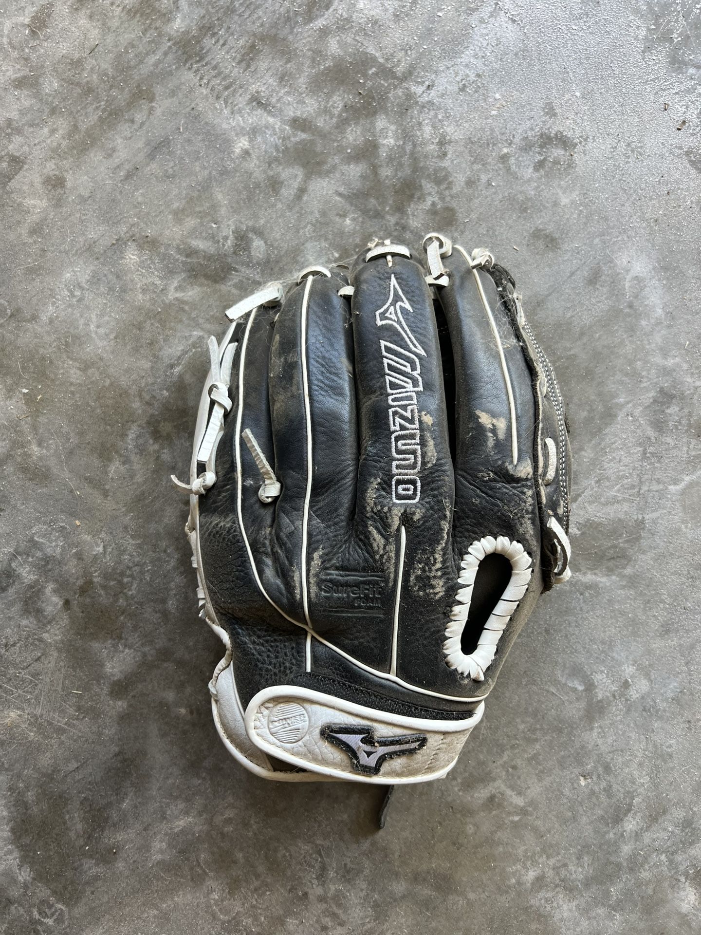 Baseball glove