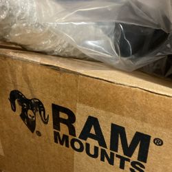 Toyota Four Runner / Toyota Tacoma laptop, stand amount