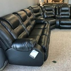 [SPECIAL] Vacherie Black Reclining Sectional