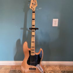 FENDER Squier Jazz Bass Guitar
