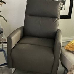 Top Grain  Leather Power Recliner  (Waterford Lakes)