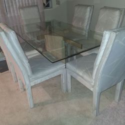 Dinette white 6 chairs