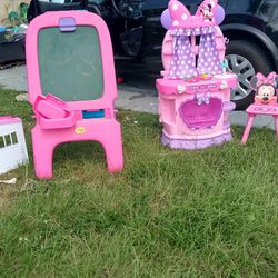 Crayola And Mickey Mouse Play 2chairs All For 70