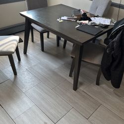 Medium Sized Dining Table, Hardly Used