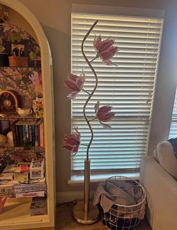 Vintage lamp. Delivery Available