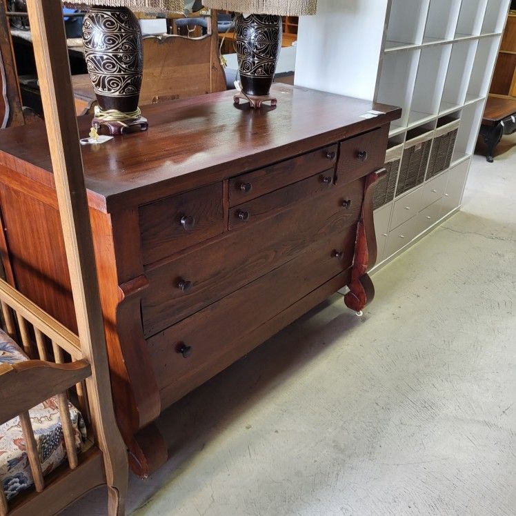 Antique Dresser. 6-drawer. Read Description