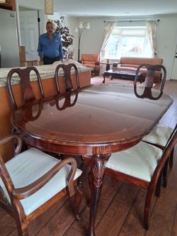 Dining table with six cheer