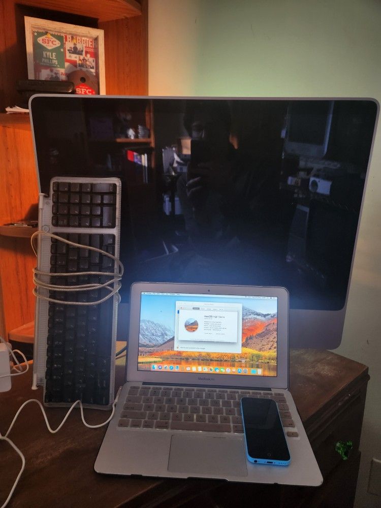MacBook Air, iMac And Extras