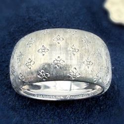 Mario Buccellati Milano Italy 18k White Gold Macri Giglio Etched Brushed Eternelle Band ring 10mm