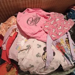 Ropa para nin̈a de 3 años