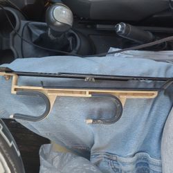 Gun Rack For Back Window Of Pickup Truck. 