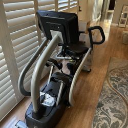 Spirit fitness CRS8005 recumbent stepper