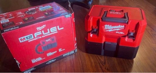 MILWAUKEE VACUUM M12 FUEL 12-Volt Lithium-lon Cordless 1.6 Gal. Wet/Dry Vacuum (Vacuum-Only)