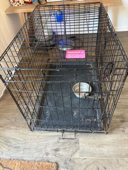 Medium Wire Dog Crate with Tray