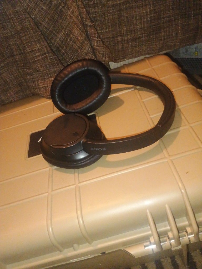 Sony - WHCH720N Wireless Noise Canceling Headphones - Black