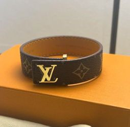 Brown leather bracelet