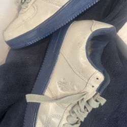 Size 11 Men’s Shoes 