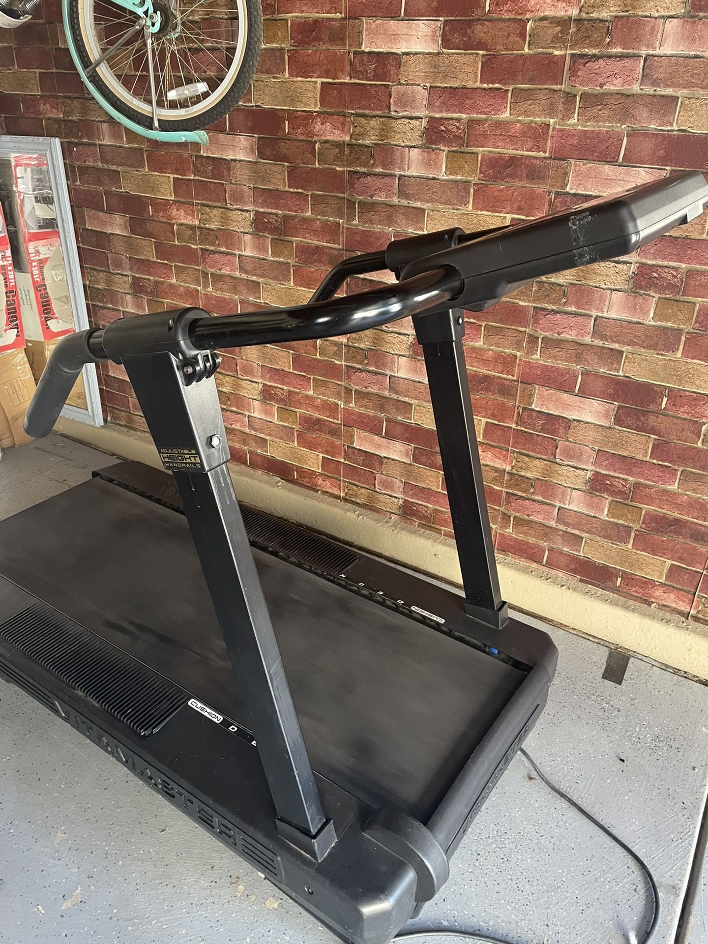 Tread Mill, Cushion Deck, Variable Speed & Grade for Sale in Oxnard, CA ...