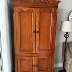 Solid wood cabinet