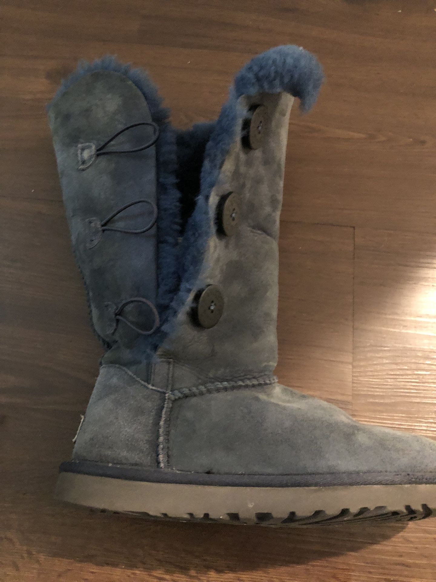 Ugg Boots Lightly Worn Size 7 Bailey Button
