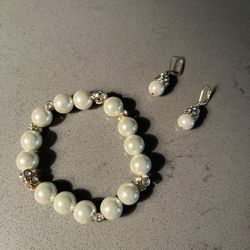 Costume Pearl Bracelet & Pierced Ear Rings