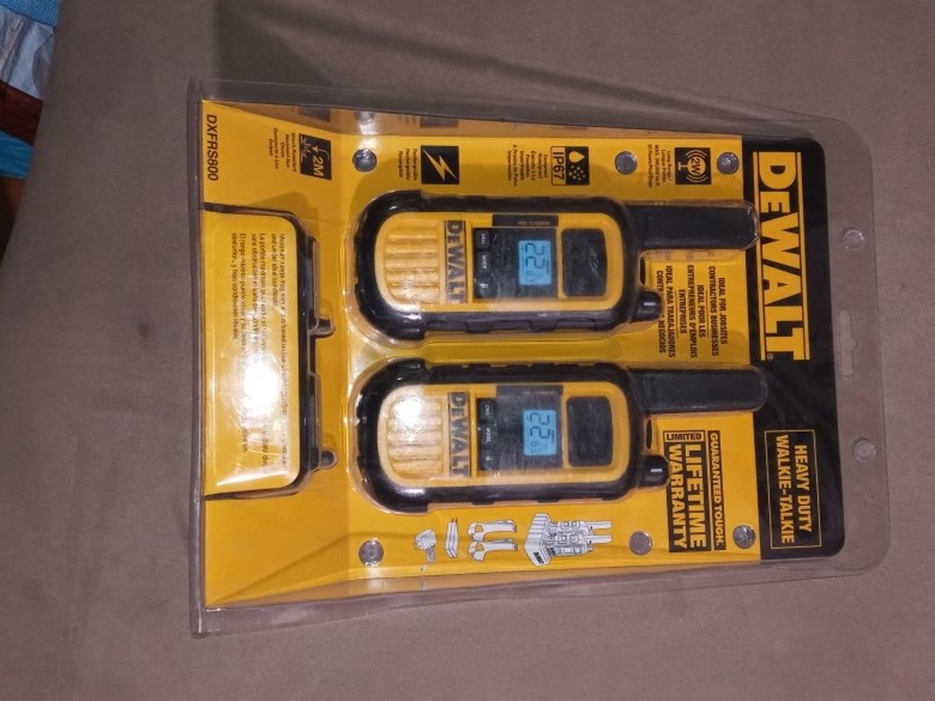 DeWalt Heavy Duty Walkie-talkie