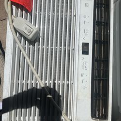 12,100 BTU Frigidaire  A/C with Remote works good
