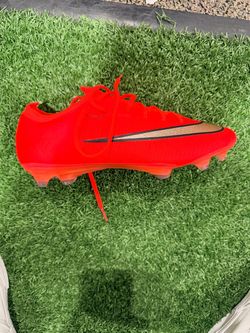 Nike ELITE cleats MEN SIZE 9 “READ INFO”