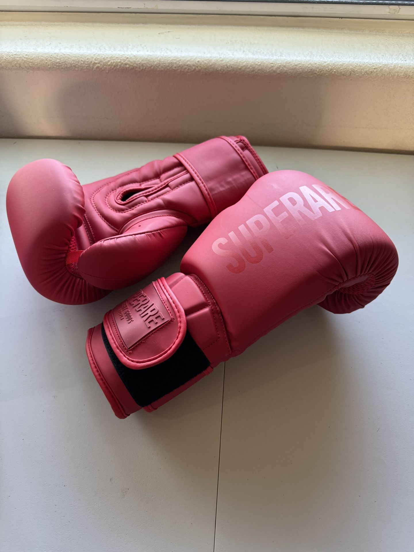 SUPERRARE SUPERGEL V BOXING GLOVES - 16 OZ
