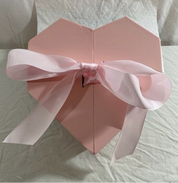 New, Price Firm,  AMZUShome Valentine Gift Box for that special Lady in your Life.  