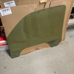 Door Glass  99-02 Silverado